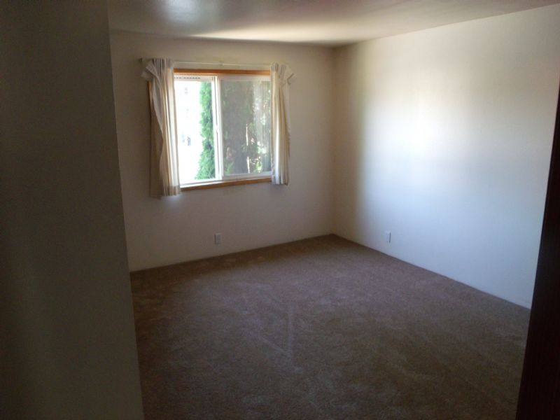 Apartment for rent at 2420 Pheasant Blvd #10, Springfield, OR 97477