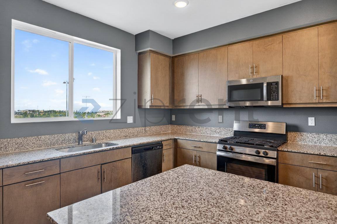 Townhouse for rent at 5252 Beachfront Cove St #198, San Diego, CA 92154