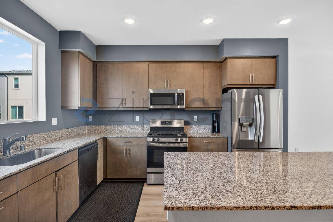 Townhouse for rent at 5252 Beachfront Cove St #198, San Diego, CA 92154