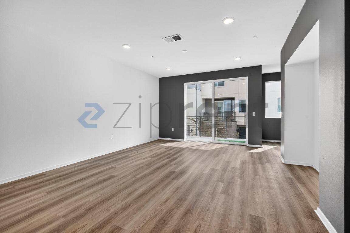 Townhouse for rent at 5252 Beachfront Cove St #198, San Diego, CA 92154