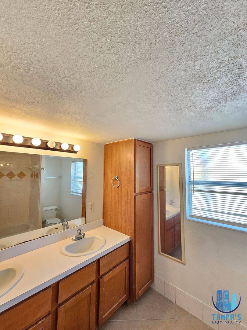 Apartment for rent at 1365 Drew St, Clearwater, FL 33755