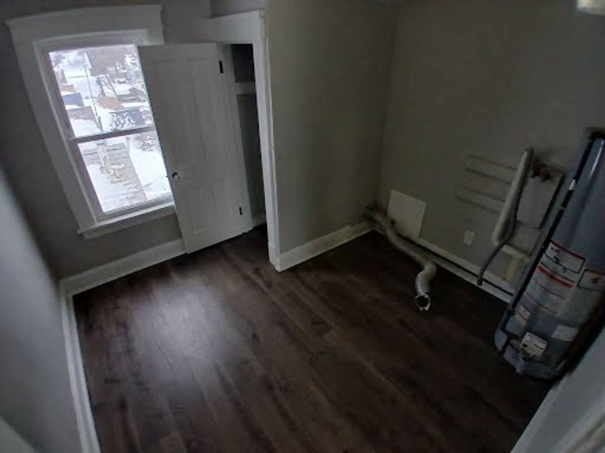 Apartment for rent at 1053 Washington Ave, Lorain, OH 44052