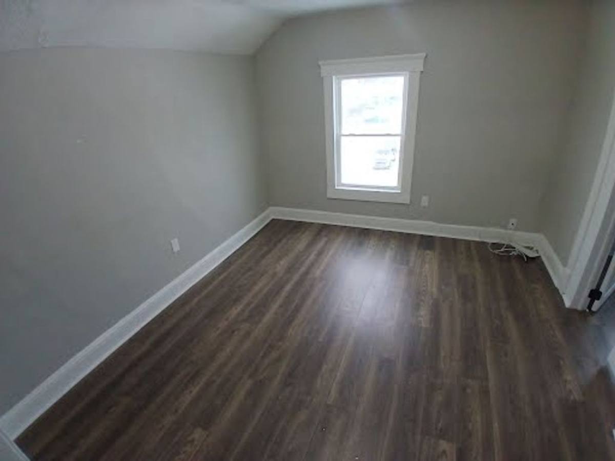 Apartment for rent at 1053 Washington Ave, Lorain, OH 44052