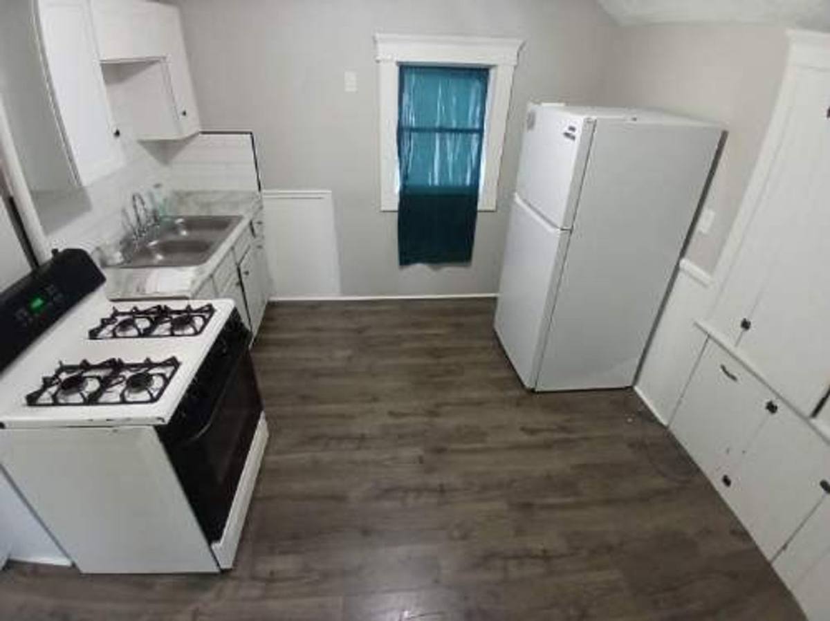 Apartment for rent at 1053 Washington Ave, Lorain, OH 44052