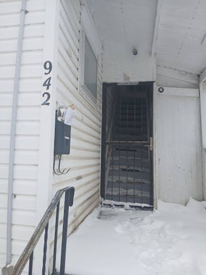 Apartment for rent at 1053 Washington Ave, Lorain, OH 44052