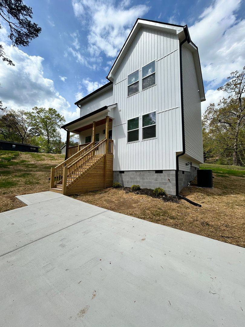 House for rent at 931 Old Lower Mill Rd, Hixson, TN 37343