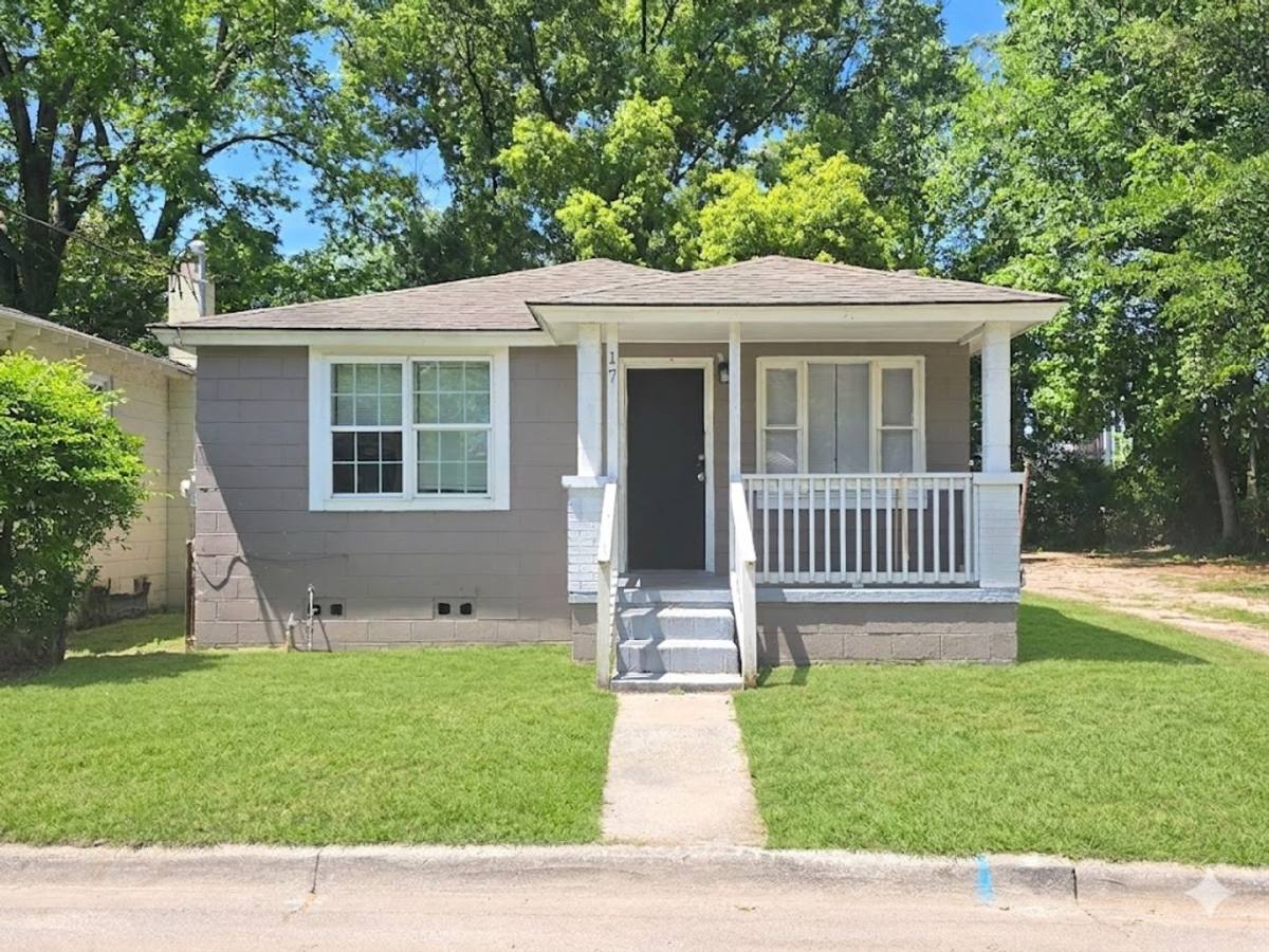 House for rent at 17 Dutton St, Savannah, GA 31415