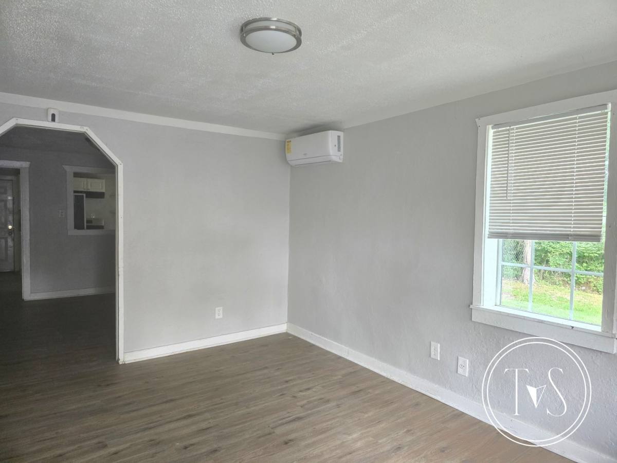 House for rent at 17 Dutton St, Savannah, GA 31415