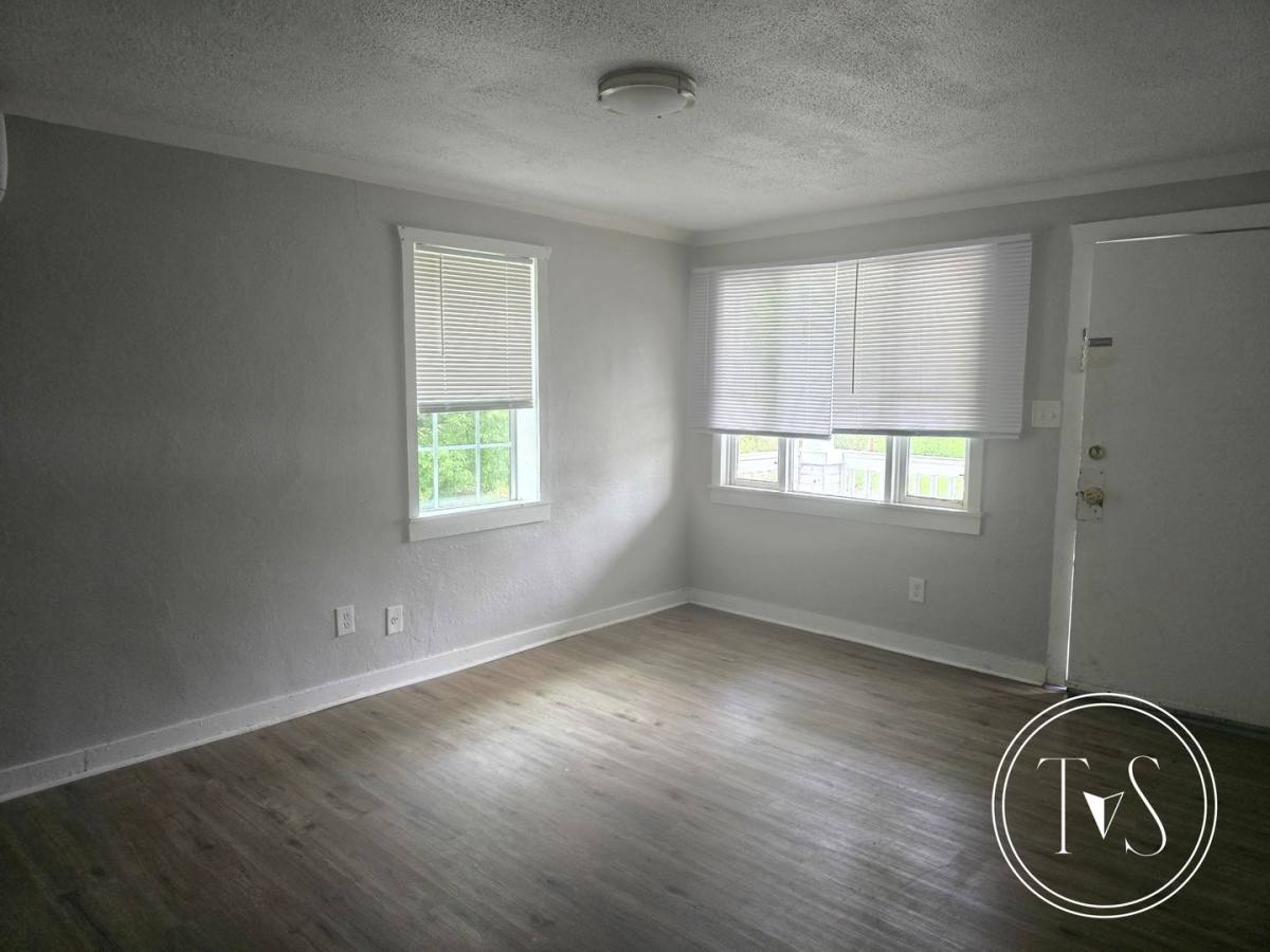 House for rent at 17 Dutton St, Savannah, GA 31415
