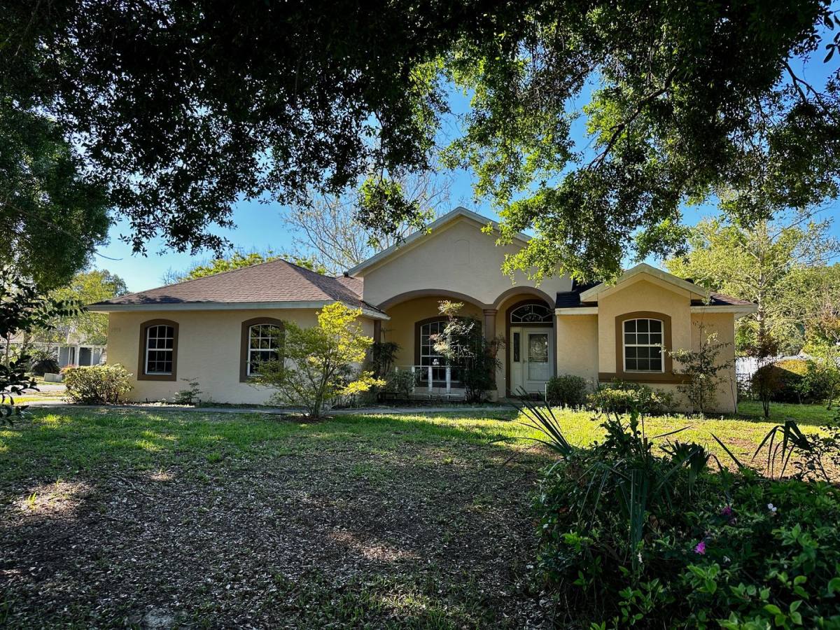 House for rent at 2998 W Beaumont Lane, Eustis, FL 32726