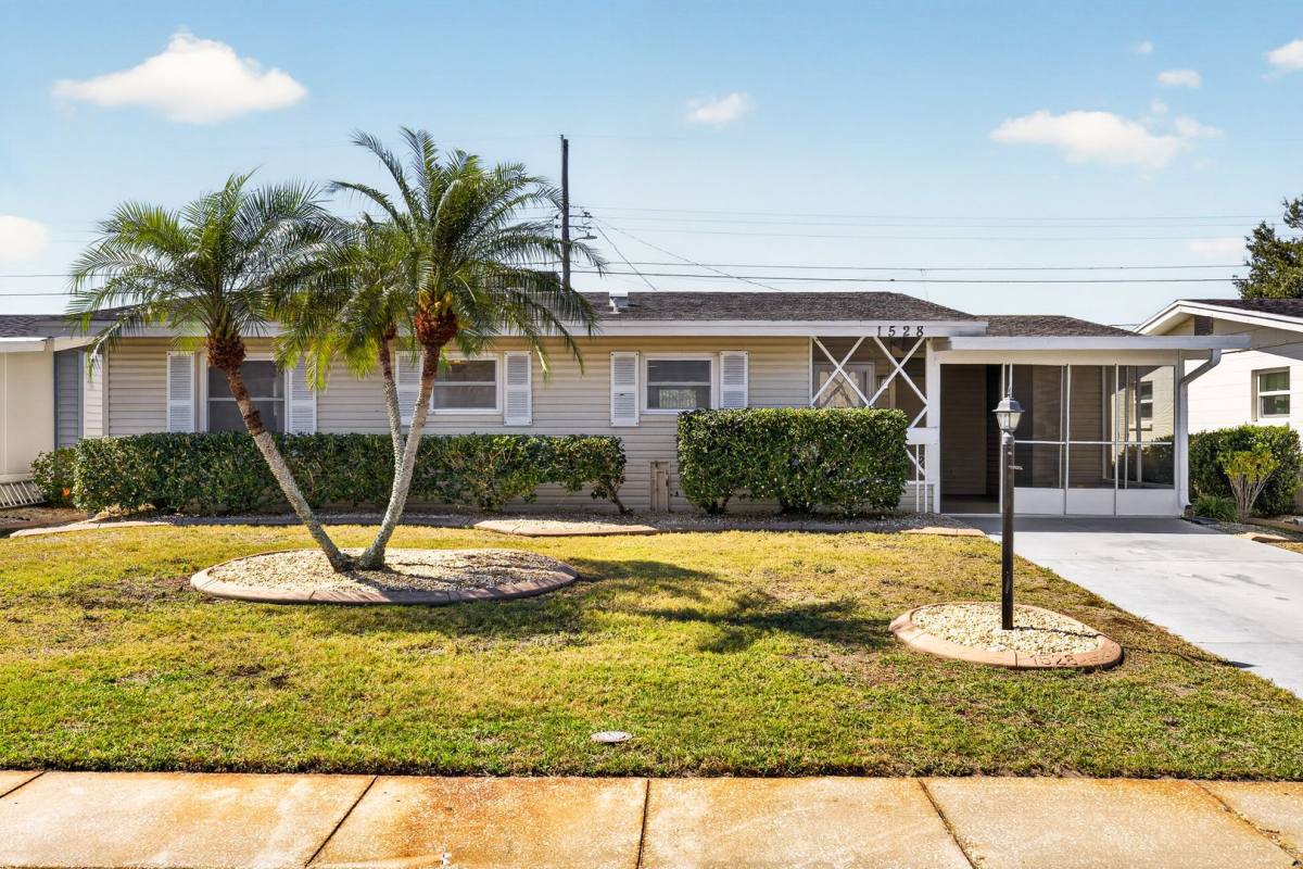 House for rent at 1528 Chevy Chase Dr, Sun City Center, FL 33573