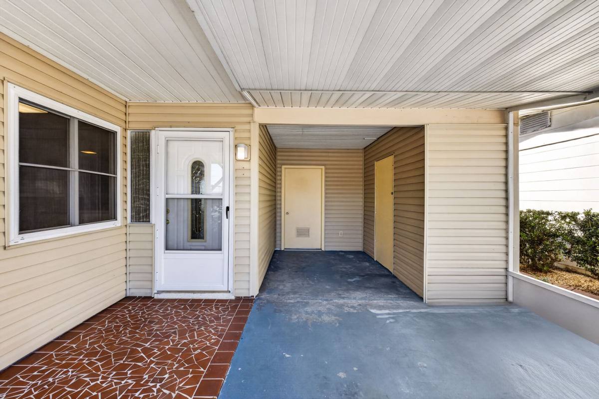House for rent at 1528 Chevy Chase Dr, Sun City Center, FL 33573