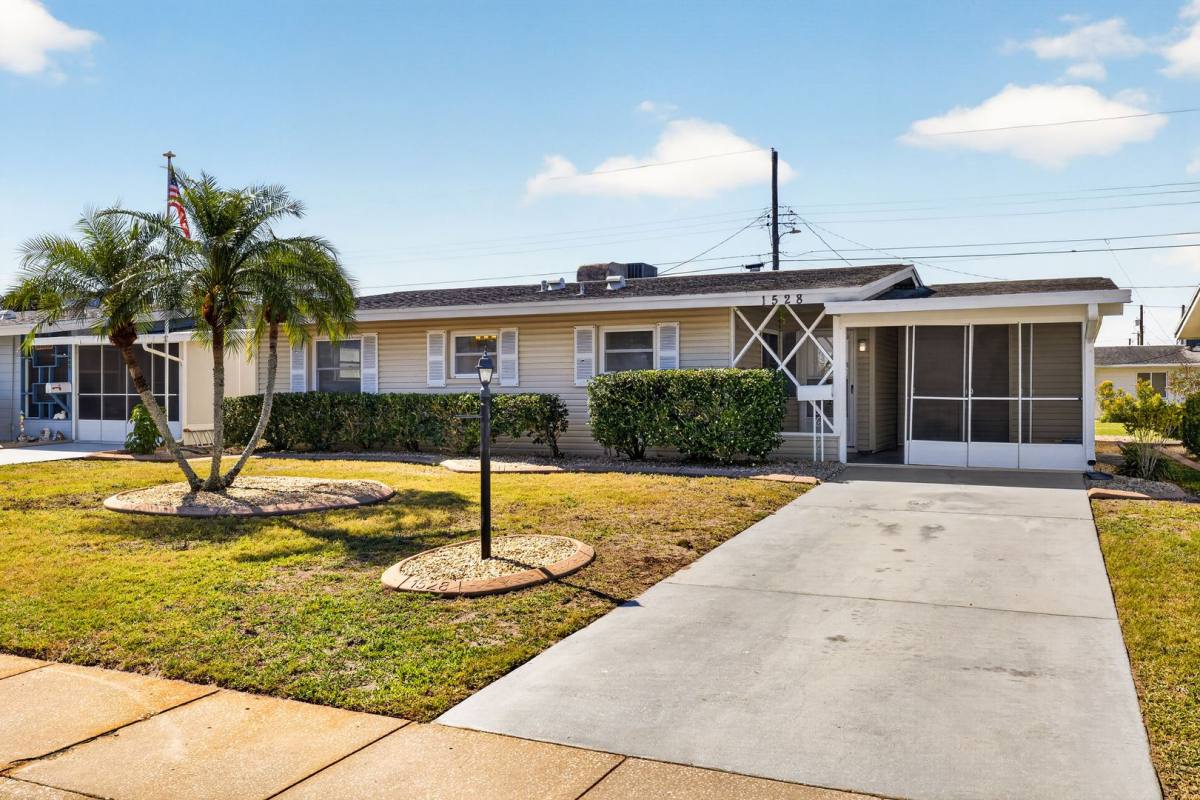 House for rent at 1528 Chevy Chase Dr, Sun City Center, FL 33573