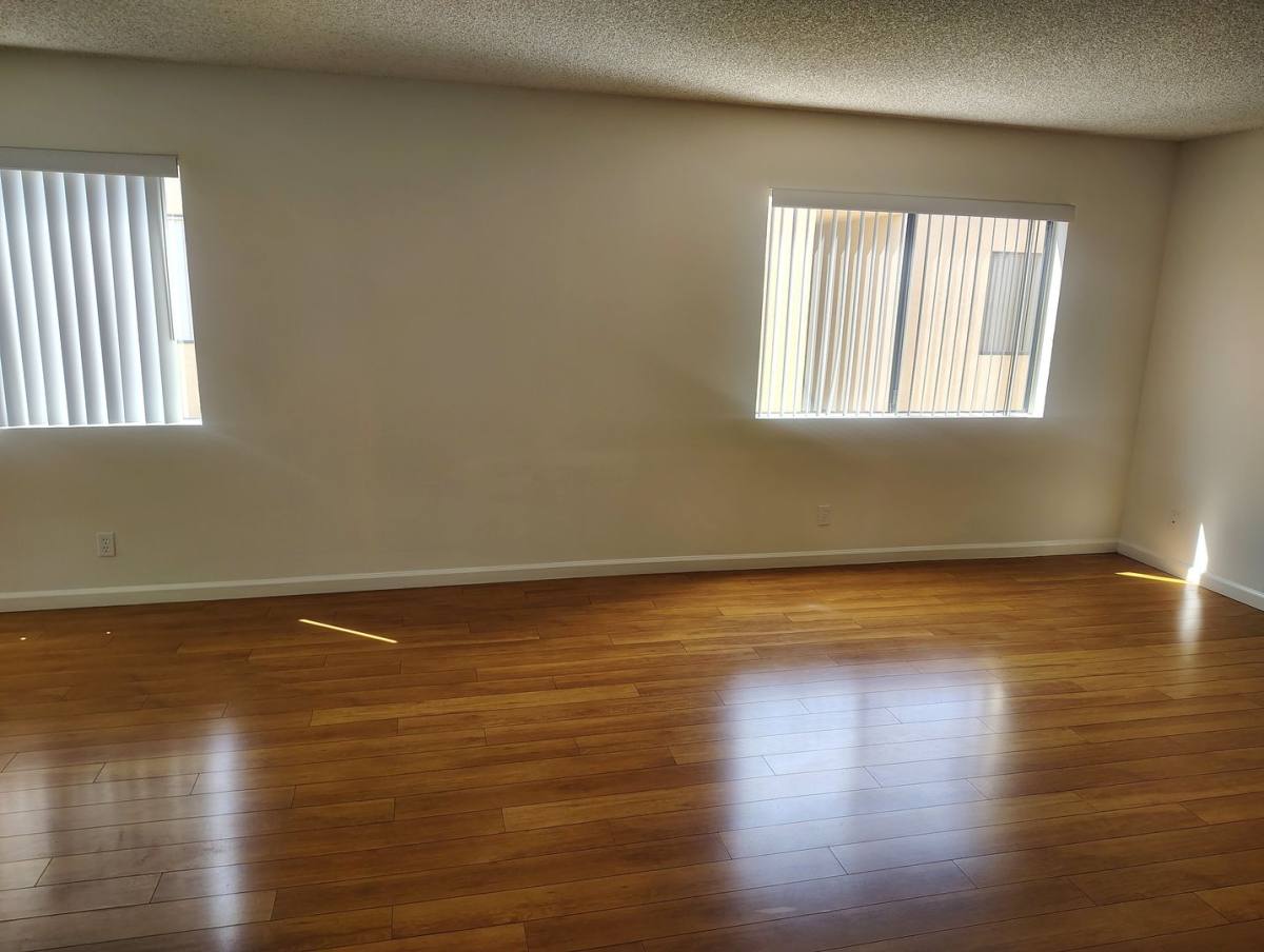 Apartment for rent at 320 W Maple St, Glendale, CA 91204