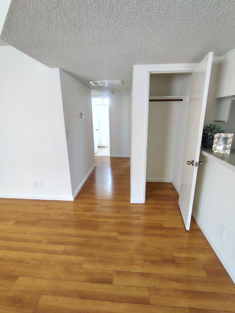Apartment for rent at 320 W Maple St, Glendale, CA 91204
