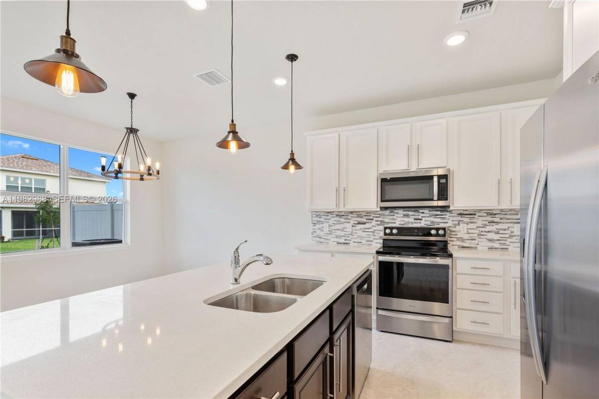 Townhouse for rent at 1455 Silk Oak Dr, Hollywood, FL 33021