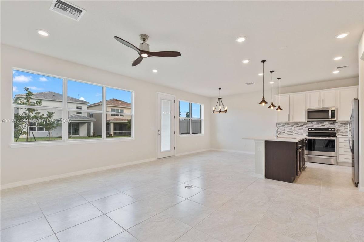 Townhouse for rent at 1455 Silk Oak Dr, Hollywood, FL 33021