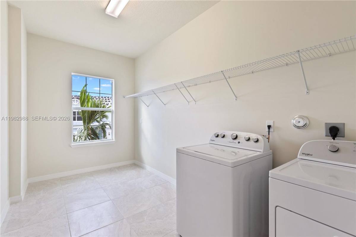 Townhouse for rent at 1455 Silk Oak Dr, Hollywood, FL 33021