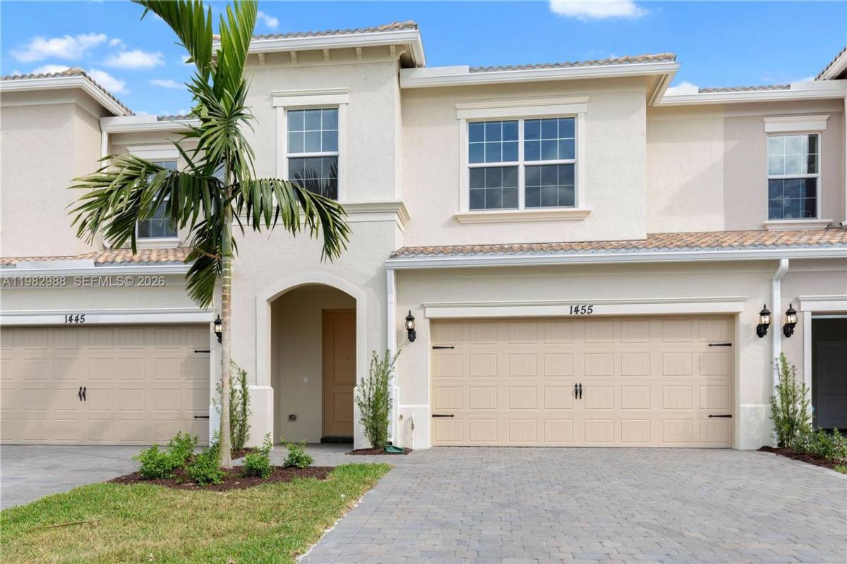 Townhouse for rent at 1455 Silk Oak Dr, Hollywood, FL 33021