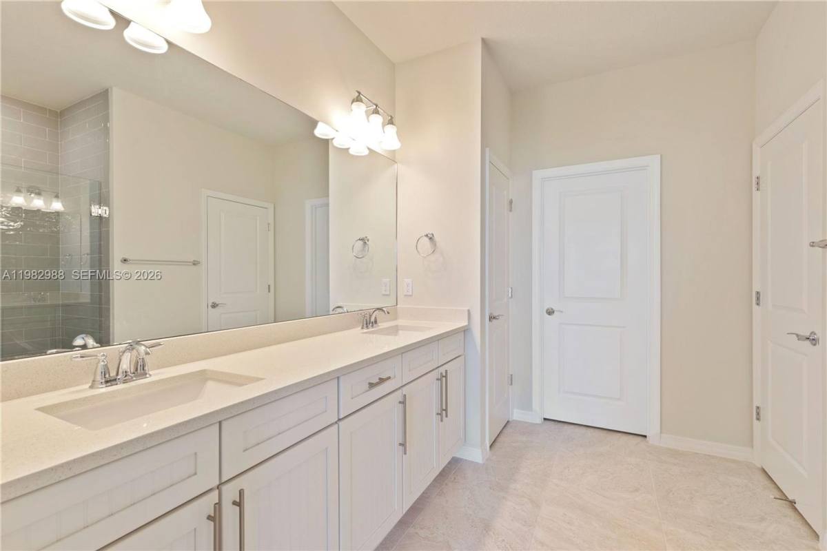 Townhouse for rent at 1455 Silk Oak Dr, Hollywood, FL 33021