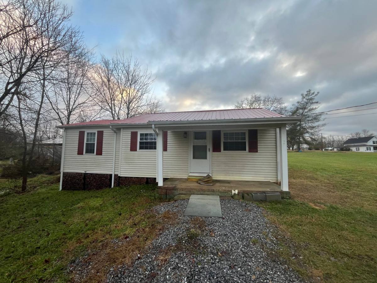 House for rent at 1364 Baileyton Main St, Greeneville, TN 37745