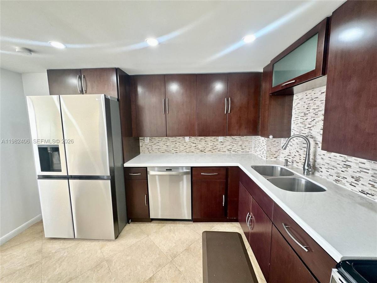 Condo for rent at 3180 S Ocean Dr, Hallandale, FL 33009
