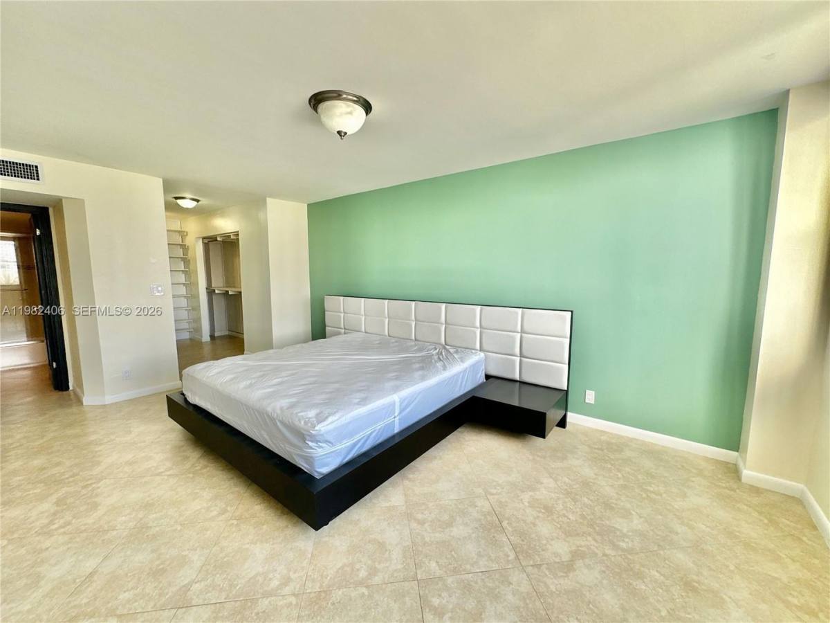 Condo for rent at 3180 S Ocean Dr, Hallandale, FL 33009