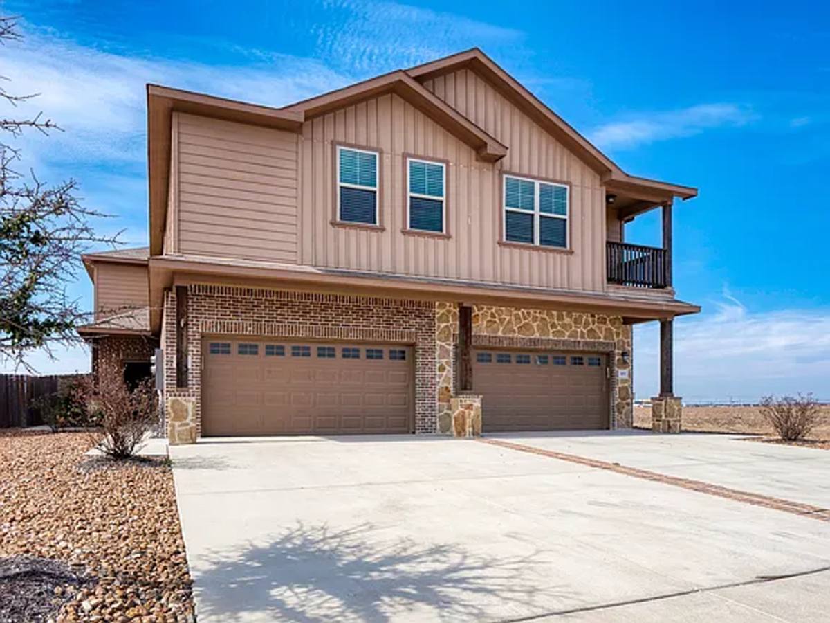 Apartment for rent at 303-307 Creekside Curve, New Braunfels, TX 78130