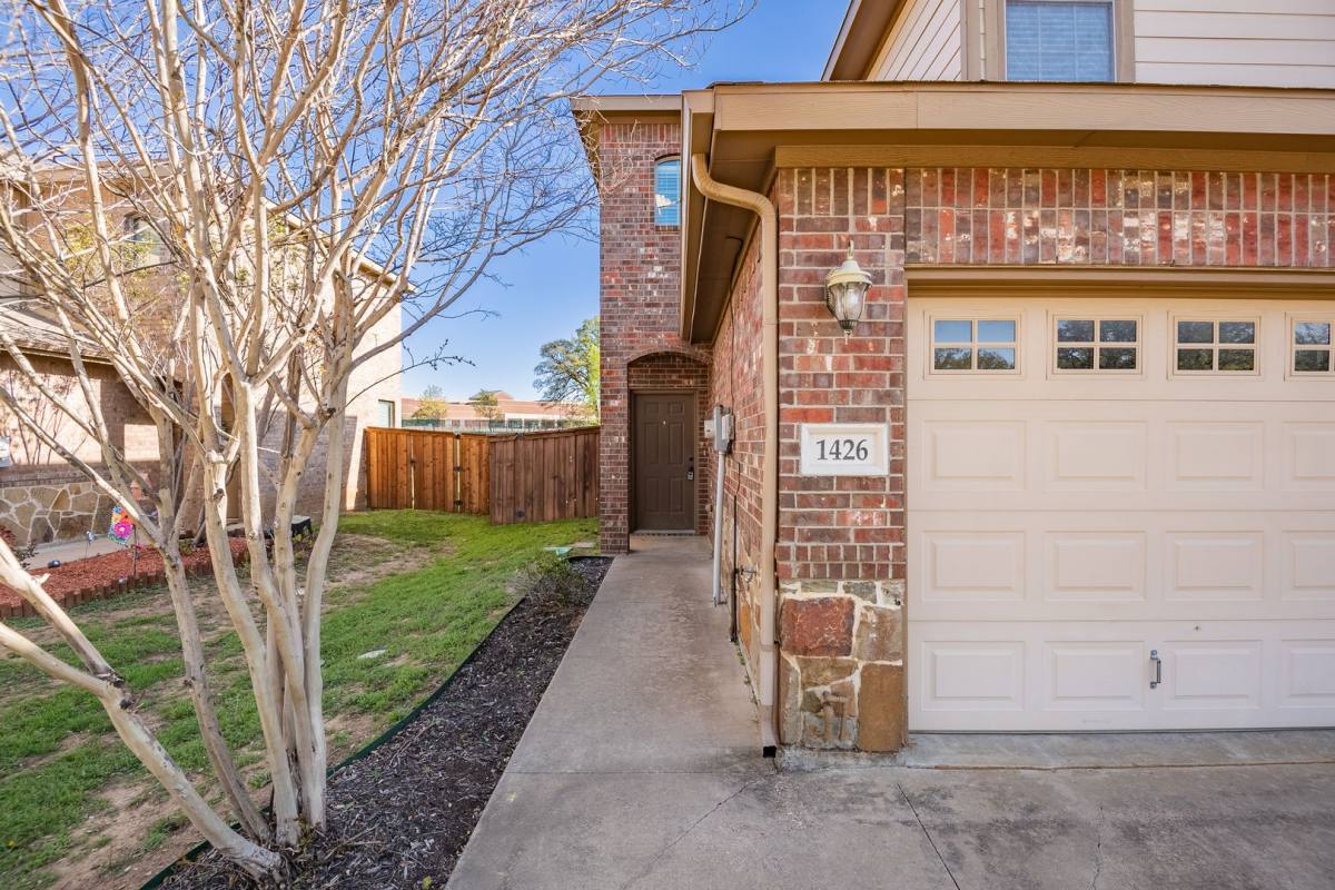 Townhouse for rent at 1426 Piedmont Dr, Mansfield, TX 76063