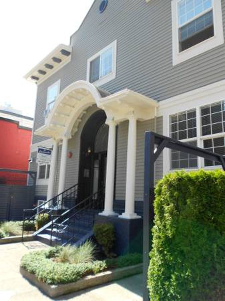 Apartment for rent at 1529 Boylston Ave, Seattle, WA 98122
