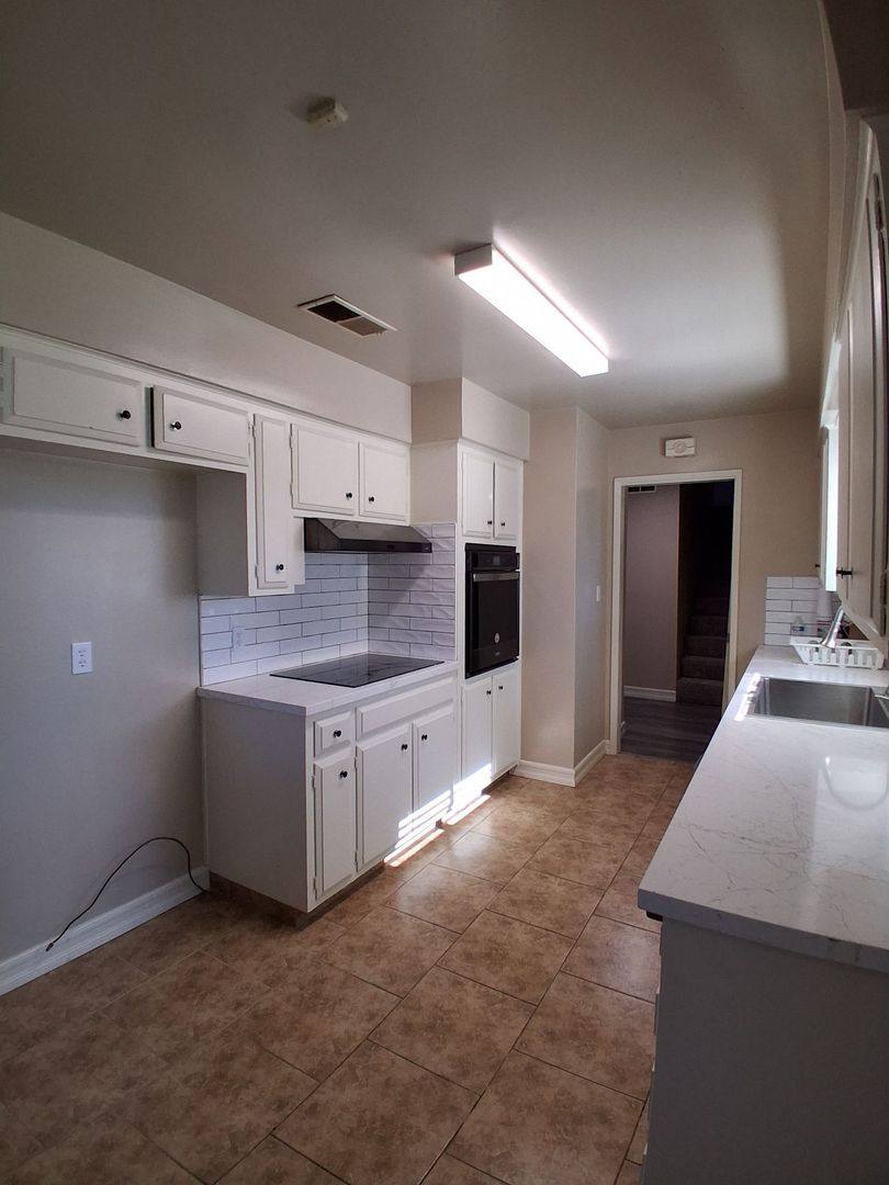 Apartment for rent at 5780 N 8th St, Fresno, CA 93710