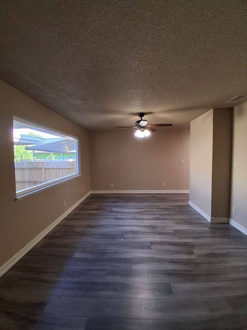 Apartment for rent at 5780 N 8th St, Fresno, CA 93710