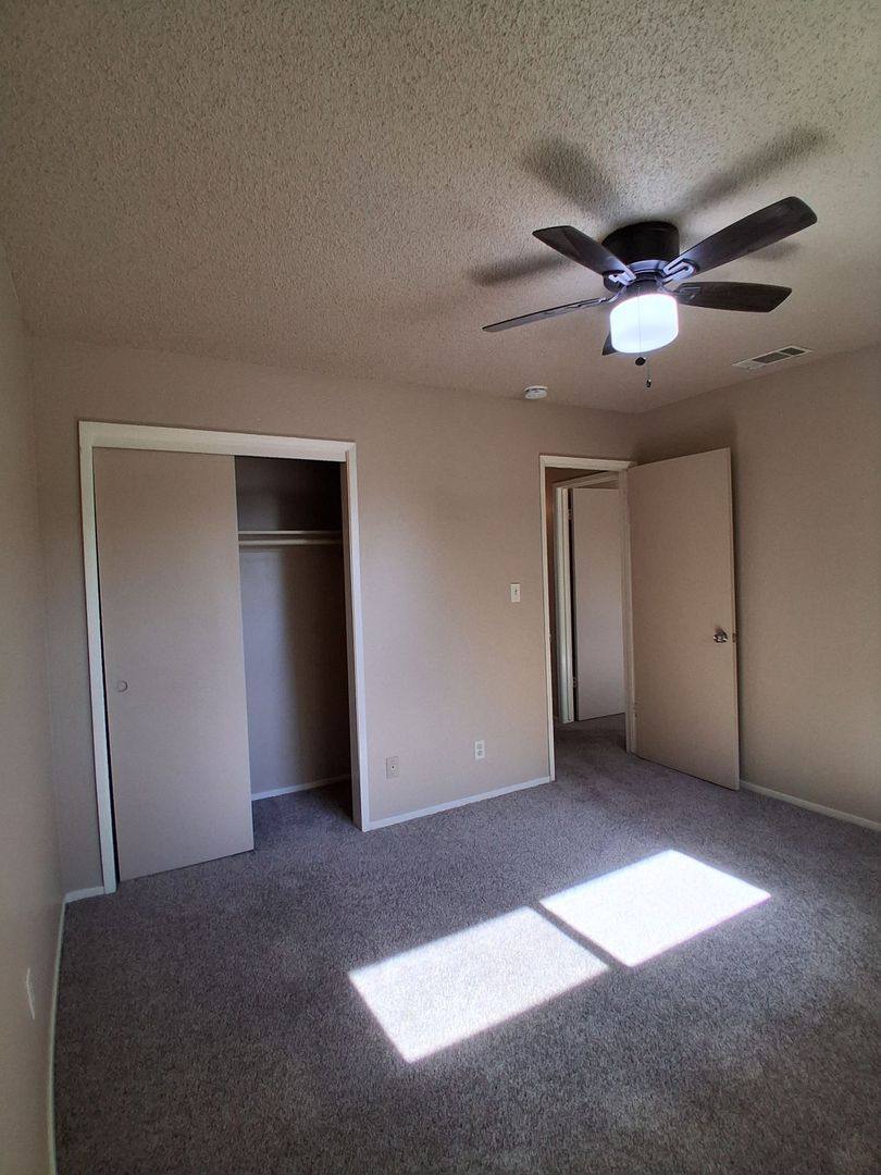 Apartment for rent at 5780 N 8th St, Fresno, CA 93710