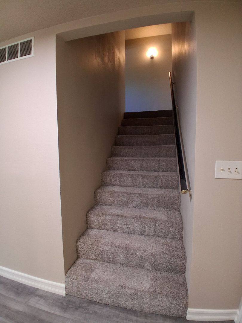 Apartment for rent at 5780 N 8th St, Fresno, CA 93710