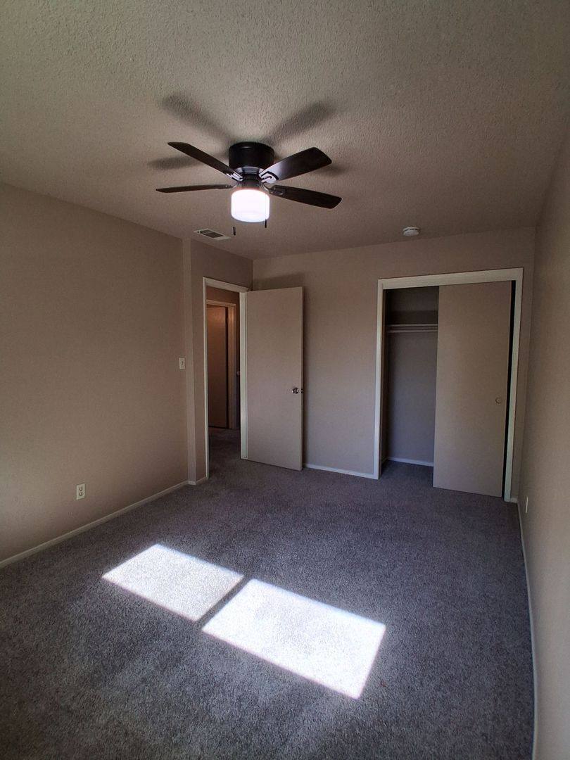 Apartment for rent at 5780 N 8th St, Fresno, CA 93710