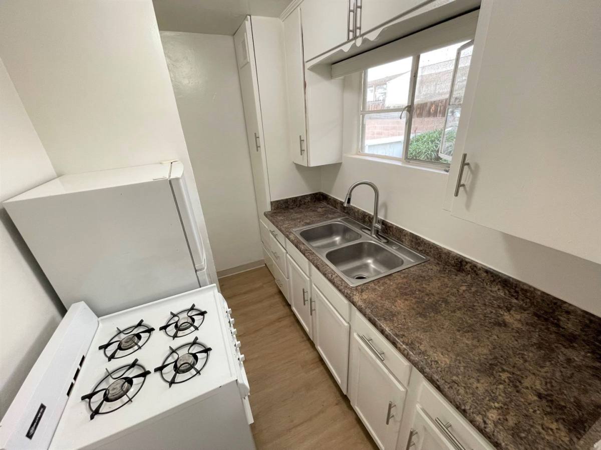 Apartment for rent at 134 S Crimea A-D, Ventura, CA 93001