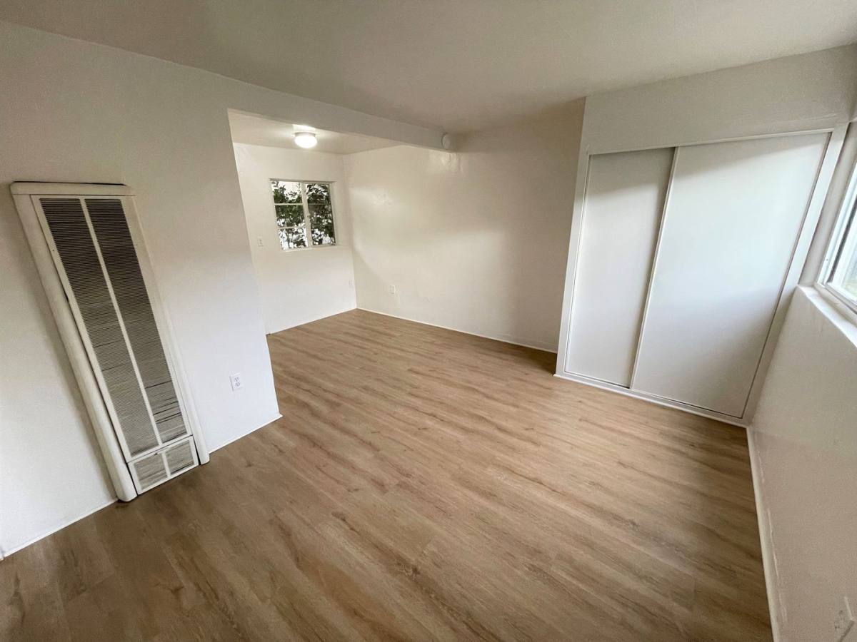 Apartment for rent at 134 S Crimea A-D, Ventura, CA 93001