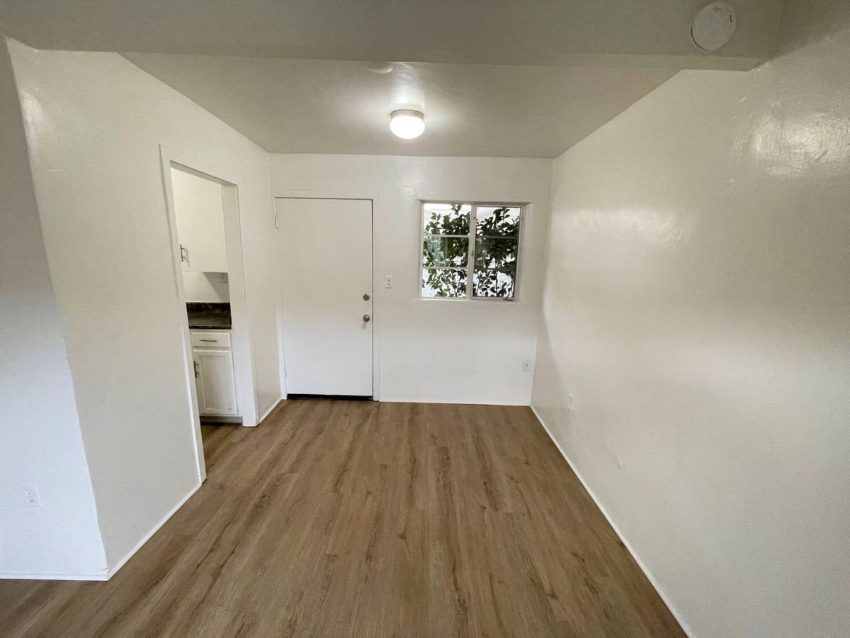Apartment for rent at 134 S Crimea A-D, Ventura, CA 93001
