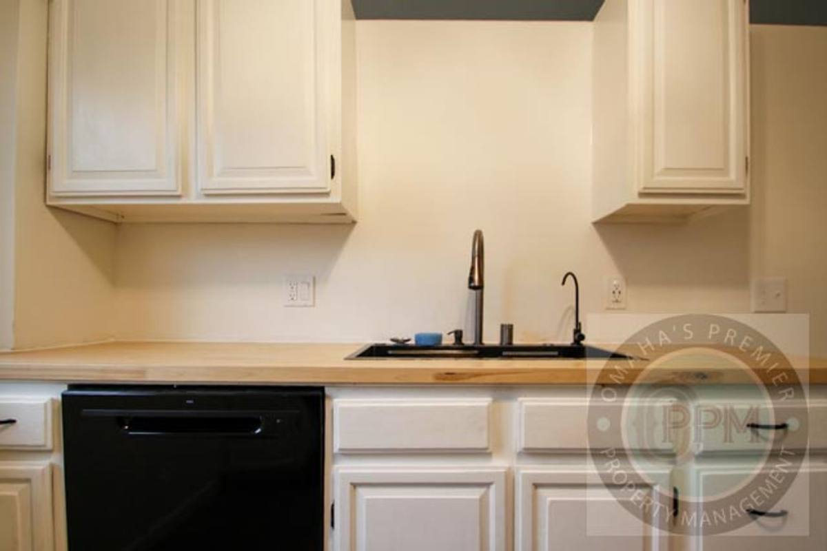 House for rent at 7106 S 145 St, Omaha, NE 68138