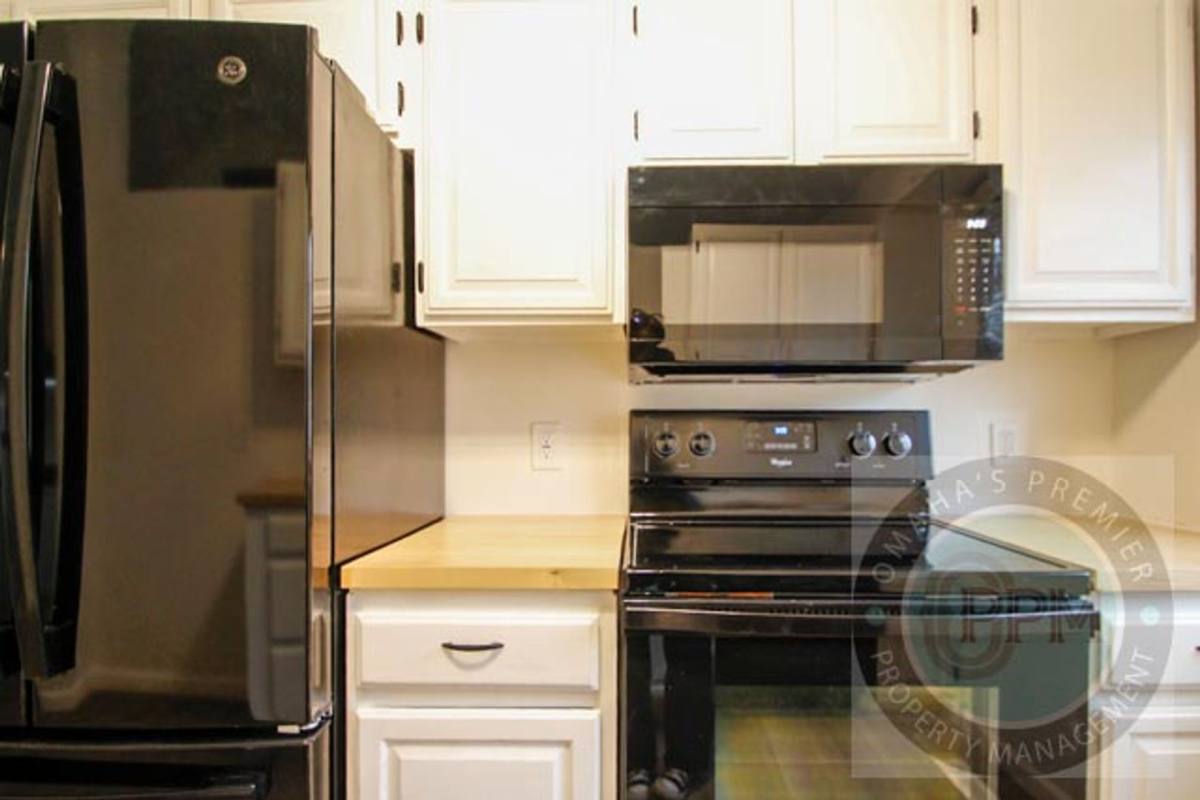 House for rent at 7106 S 145 St, Omaha, NE 68138