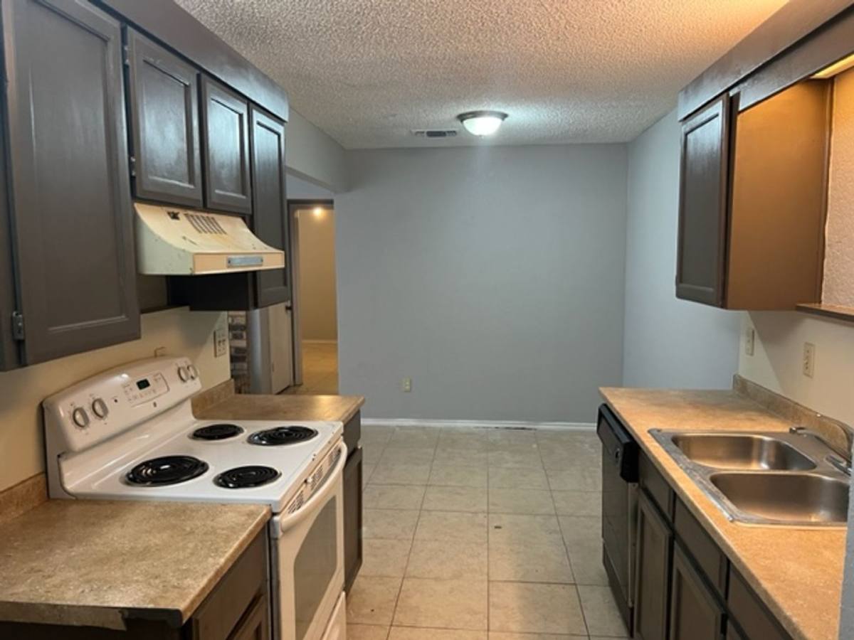 House for rent at 1712 San Rafael St, Fort Worth, TX 76134