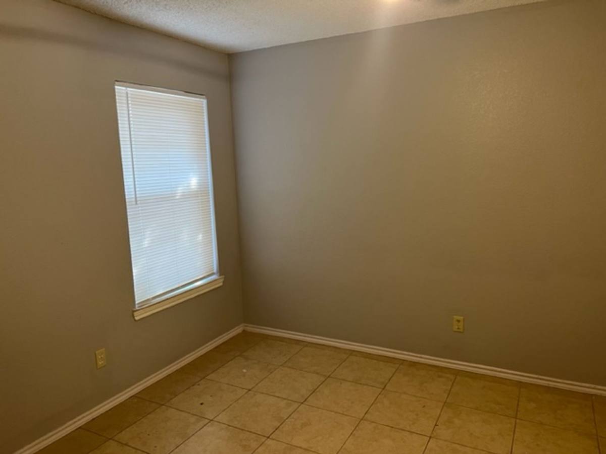 House for rent at 1712 San Rafael St, Fort Worth, TX 76134