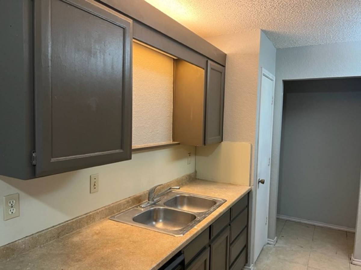 House for rent at 1712 San Rafael St, Fort Worth, TX 76134