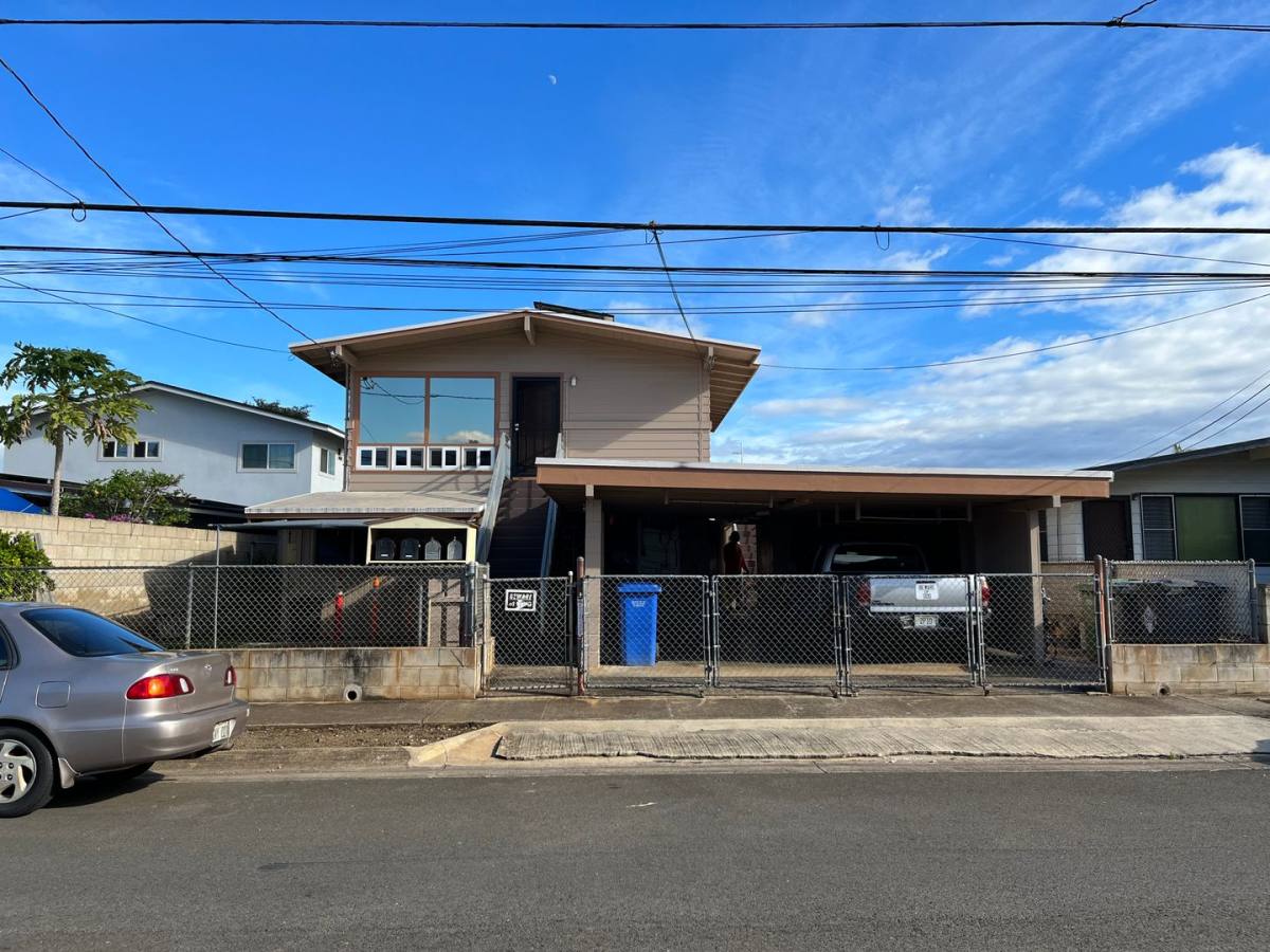 House for rent at 99-225 Ohekani Loop, Aiea, HI 96701
