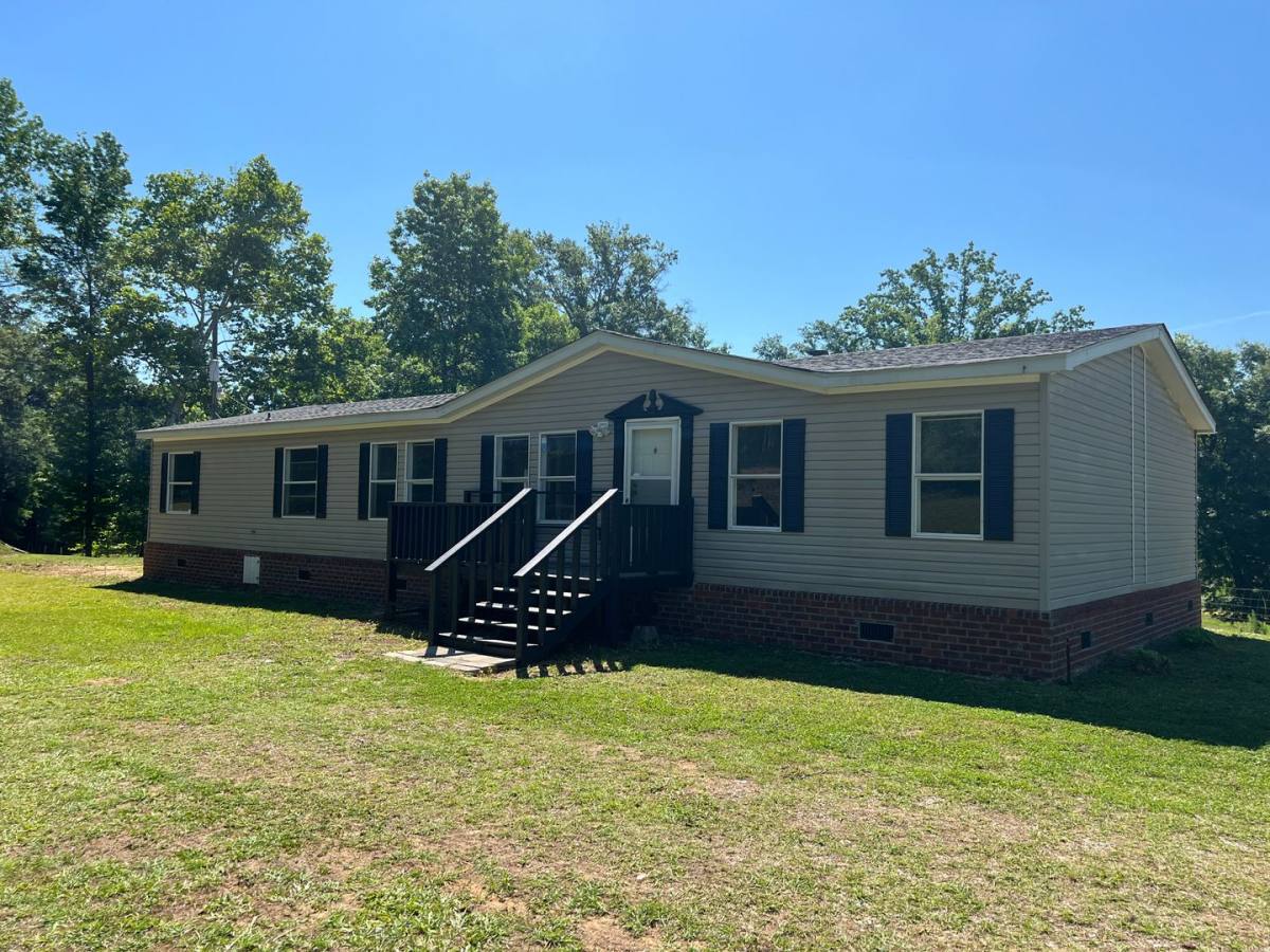 House for rent at 12018 County Line Rd, Moundville, AL 35474