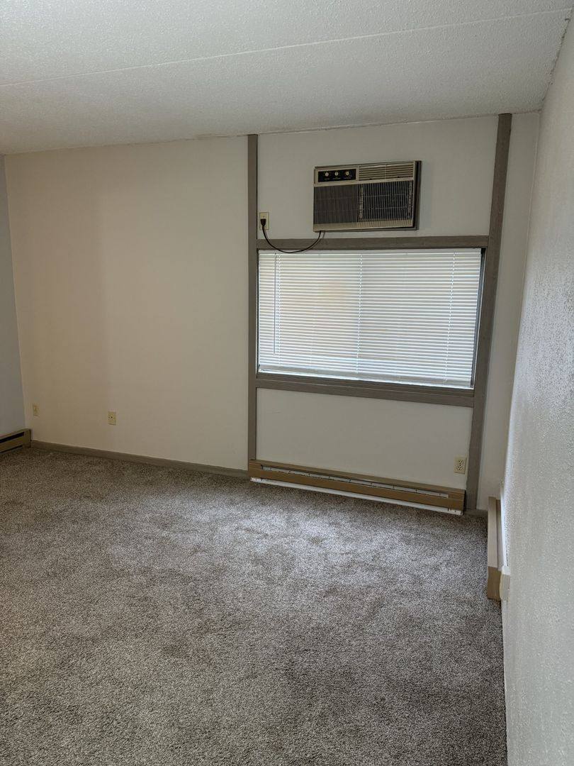 Apartment for rent at 1040-1138 Patrick Court, Waterloo, IA 50701