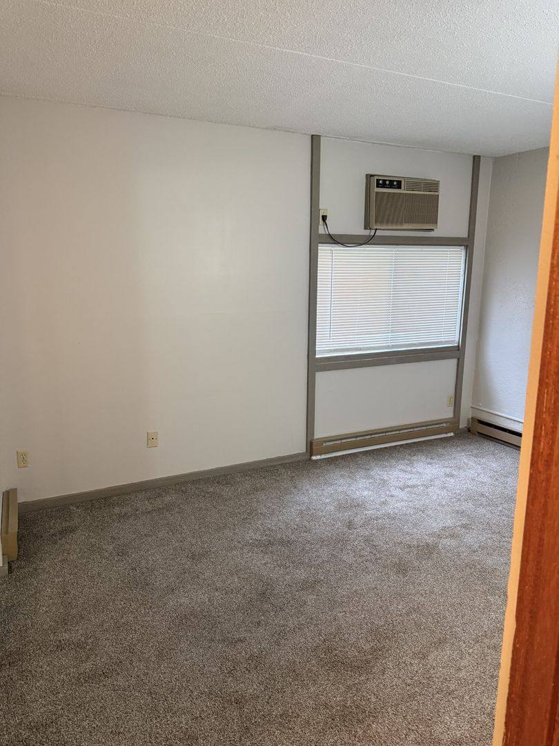 Apartment for rent at 1040-1138 Patrick Court, Waterloo, IA 50701