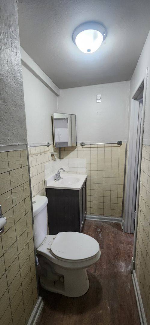 Apartment for rent at 1144 36th St, Des Moines, IA 50311