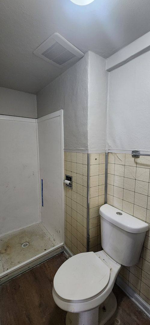 Apartment for rent at 1144 36th St, Des Moines, IA 50311