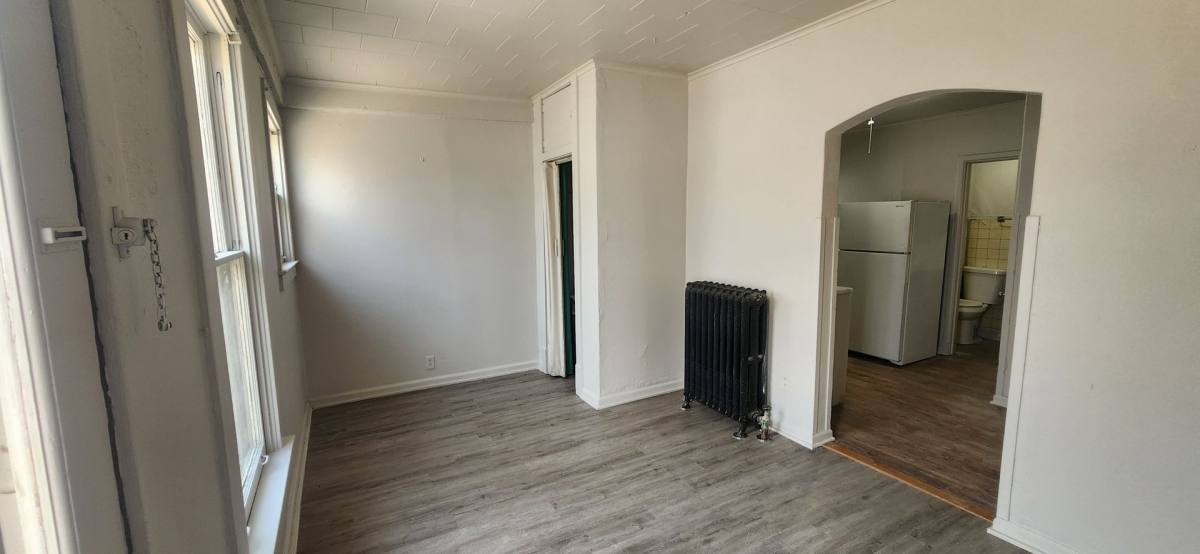Apartment for rent at 1144 36th St, Des Moines, IA 50311